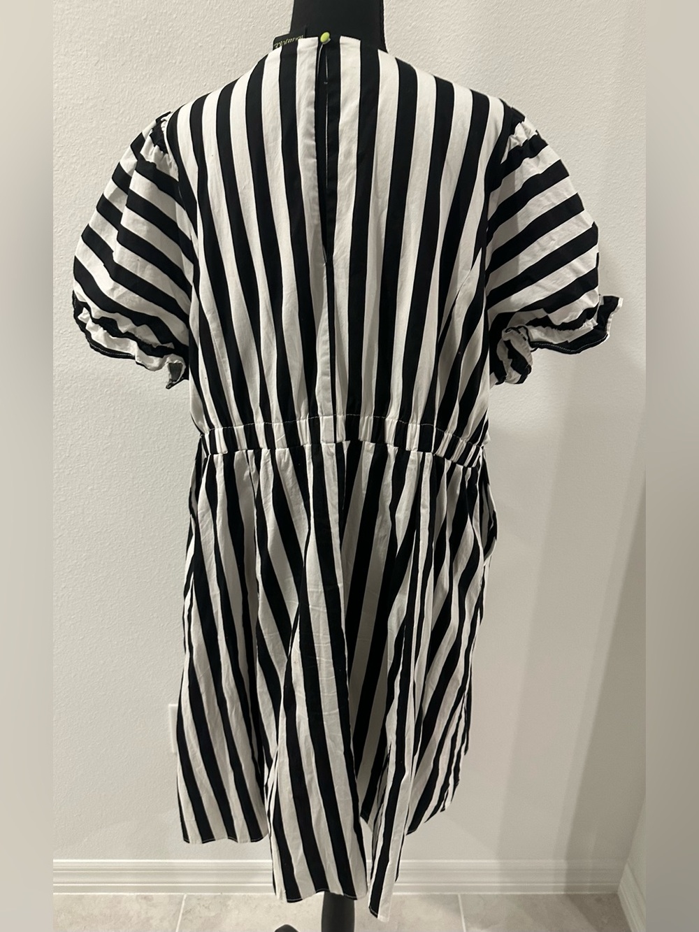 Torrid Beetlejuice themed dress. - Picture 2 of 9